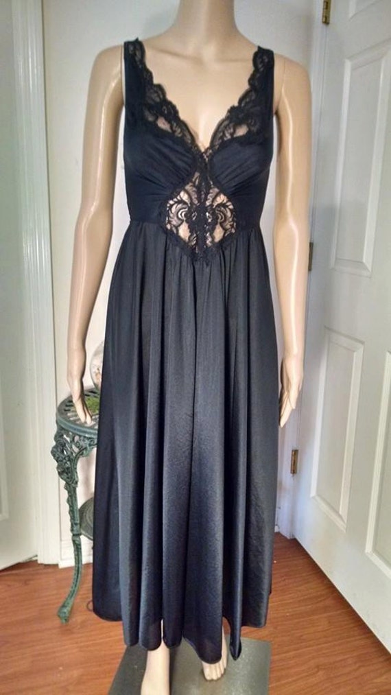 1980s Sexy// Black Nightgown with Lace// Long and Flowing// Vintage ...
