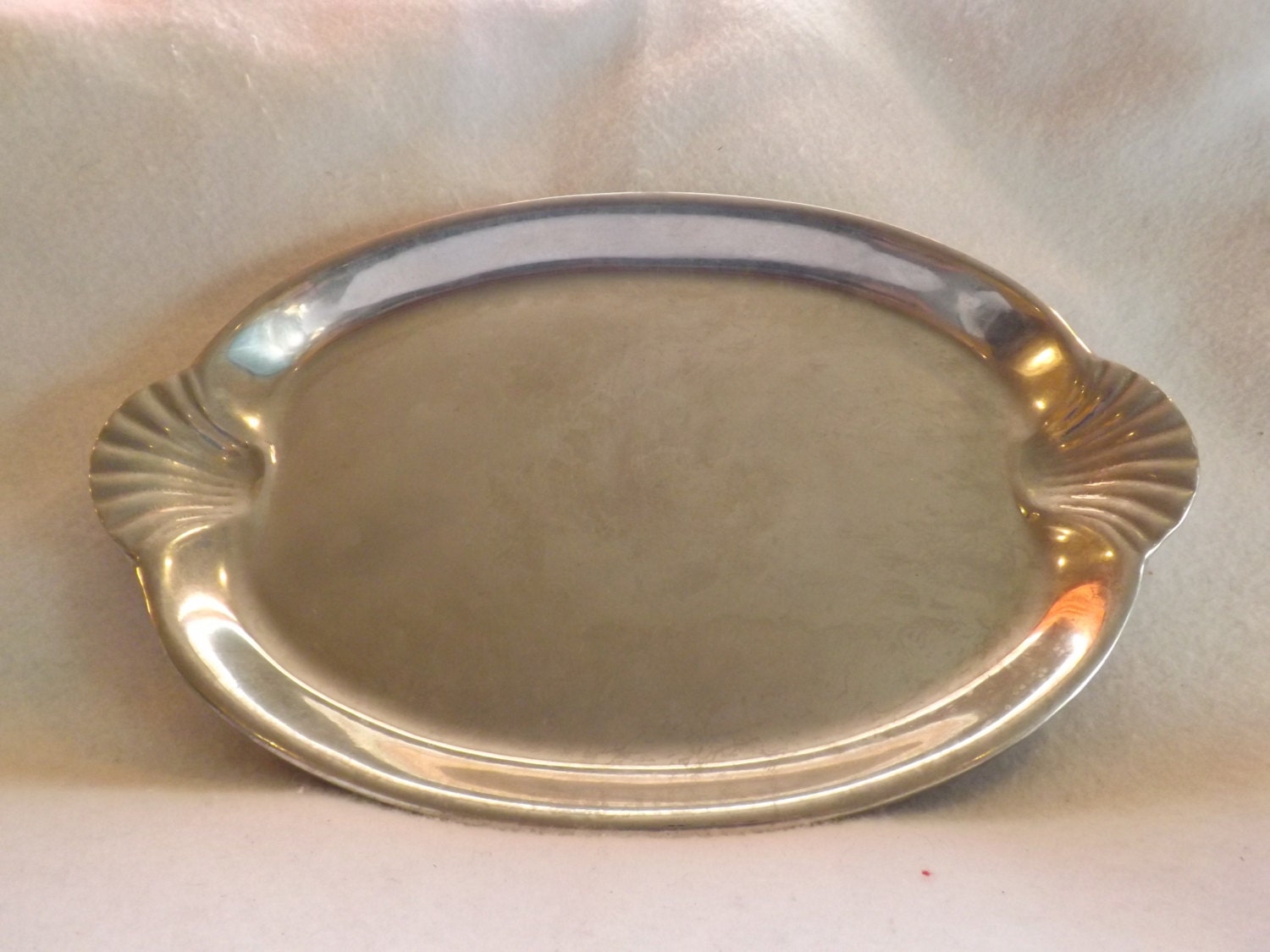 Vintage Large Oval Wilton RWP Pewter Armetale Scallop Shell Handle