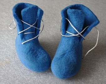 Felted babies booties-slippers. Handmade shoes. Unisex. Natural wool.