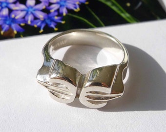 The Serrah Heart-Set Band Ring main image 1