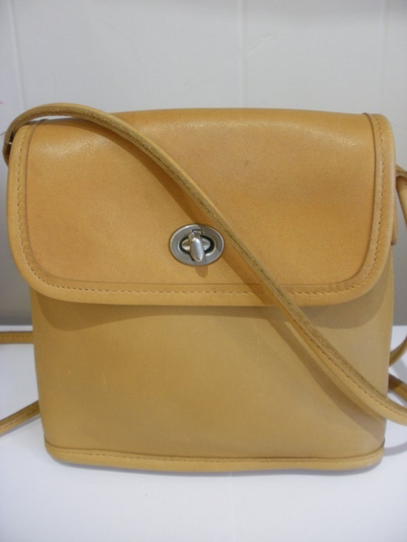 coach beige tote bag