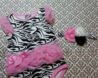 0-3 Month Baby Girl Outfit Headband and Socks by LeopardLaceLove