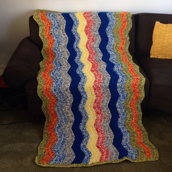 Items similar to Vintage Cotton Knit Chevron Lap Throw Blanket Afghan - twin ...