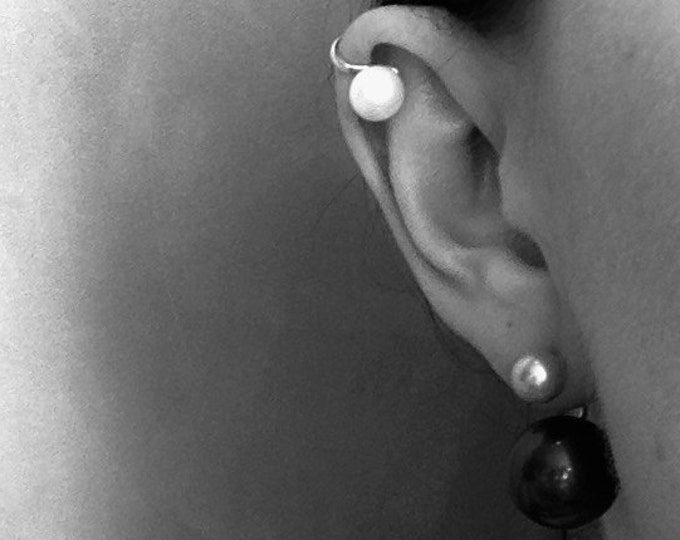 Ear cuff Silver pearl ear cuff Pearl cuff White pearl ear cuff Fashion trend Gift
