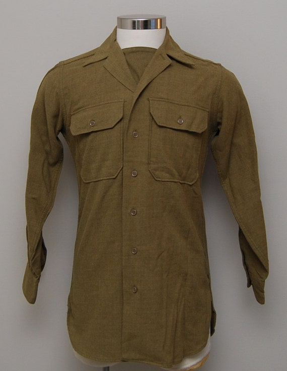 Vintage 1940s WW2 men's green wool Army uniform button up
