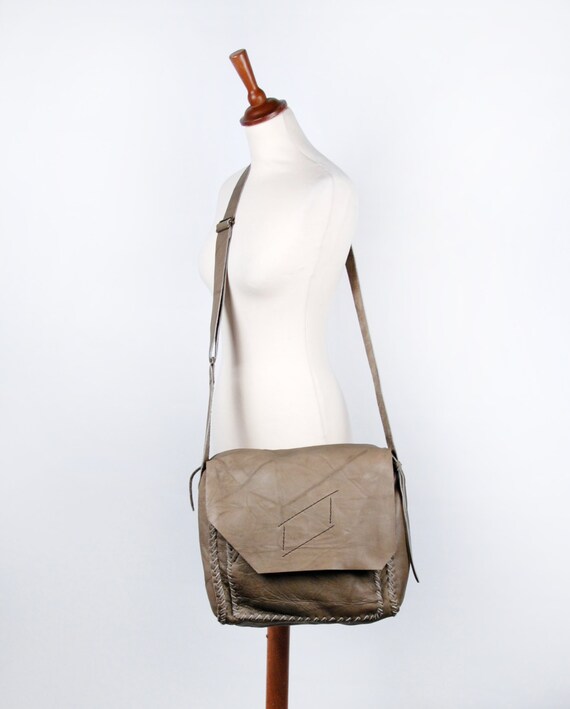 grey cross over bag