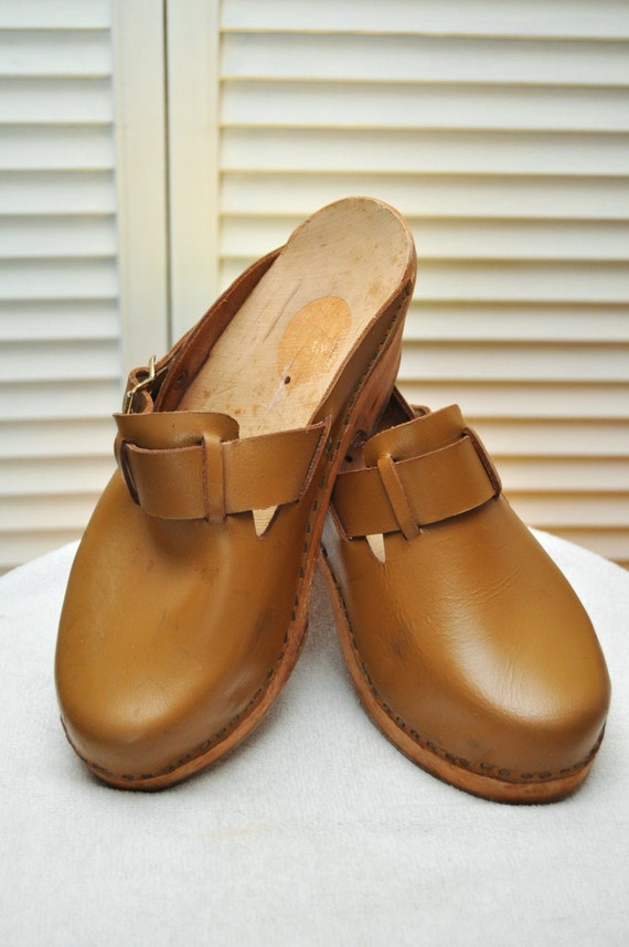 70s Vintage Leather & Wood Clogs By Poronylia Shoes Mules