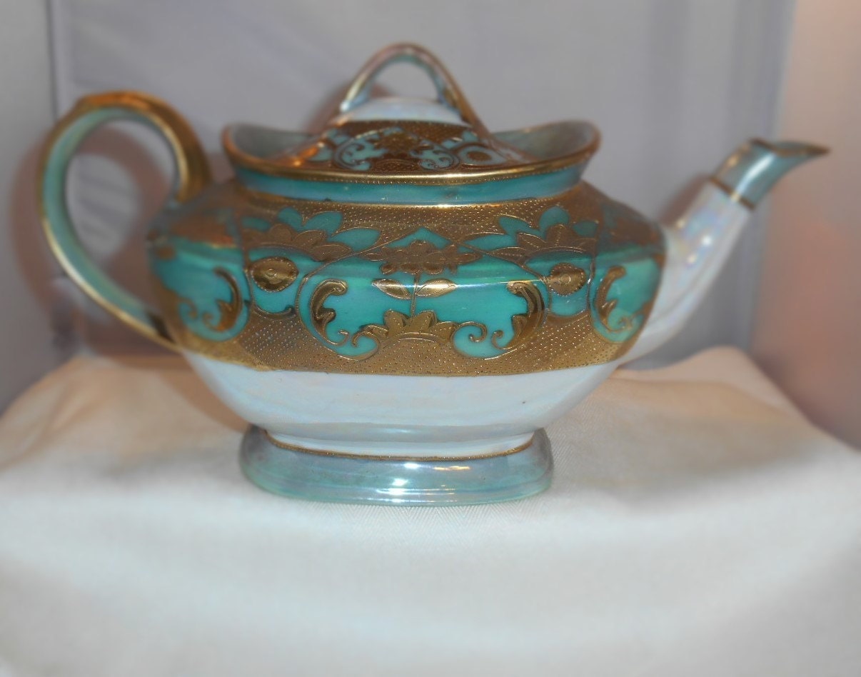 Glorious Nippon Teapot.
