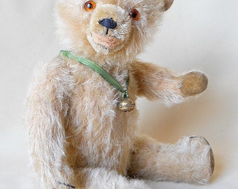 Old light grey mohair teddy bear with open mouth, velvet paws, glass eyes, growler, 1950s German vintage 16 inch shabby old bear