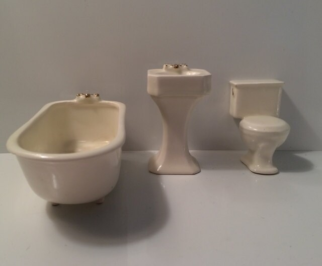 Porcelain Dollhouse Bathroom TRIO Vintage by SoaringHawkVintage