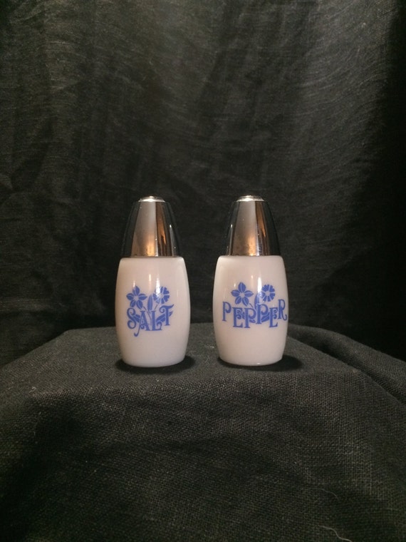 Vintage Milk Glass Salt & Pepper Shakers Gemco/Westinghouse