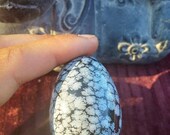Natural Egg Shaped Snowflake Obsidian Gemstone Eggs, For Decoration at best price in Surat