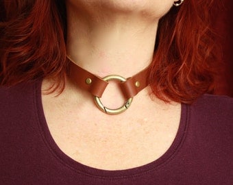 Leather O ring Slave Collar. Goth steampunk, Black Leather -many brown colors, gate hinge O ring, black/antique brass. bdsm dom sub fettish