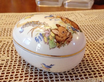 Pretty Little Whimsical Woodland Scene Ceramic Egg Box by Enesco