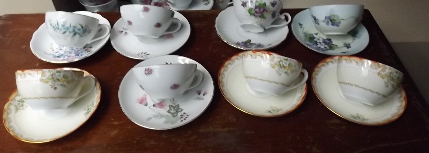 Vintage 8 tea cup bulk saucers flowers roses creme colored