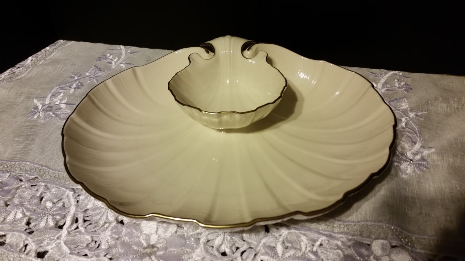 Chip and Dip Set by Lenox Vintage Shell Design in Cream with Gold trim
