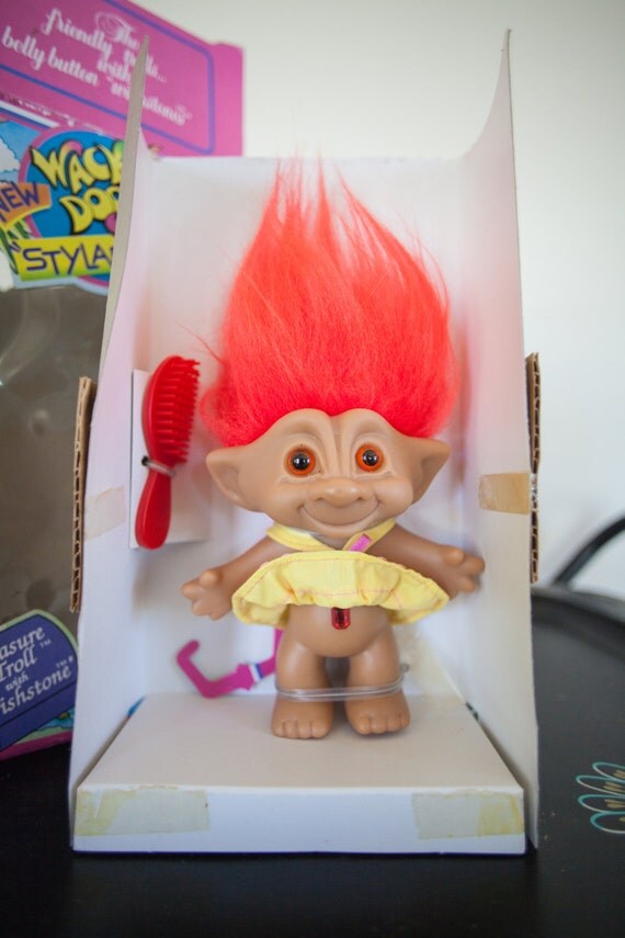 Treasure TROLL with wishstone Original box Collectible TOY