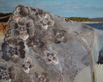 Grey, Black, embroidered, lace, tulle, floral design. (lg013)