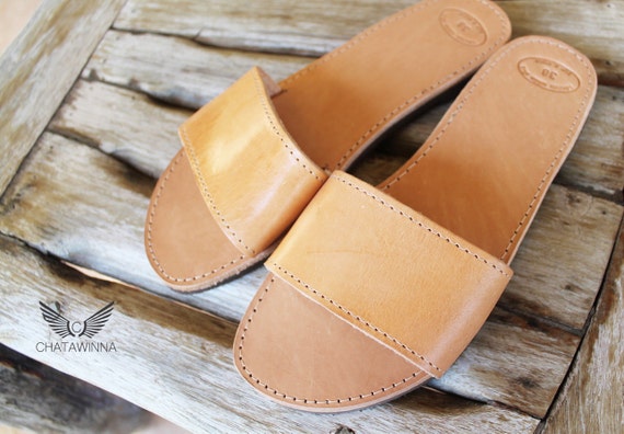 Greek Sandals in Natural Leather. All time classic by Chatawinna