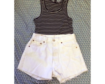 LEVIS Vintage Highwaisted Shorts, White, 27 inches