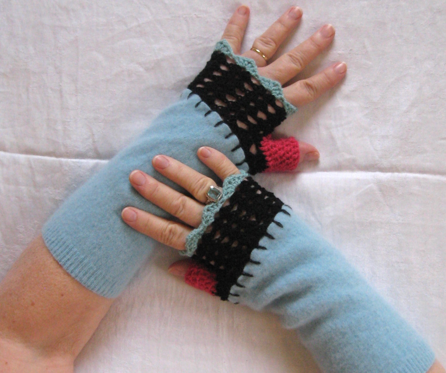 Fingerless Cashmere Gloves BABY BLUES made from recycled