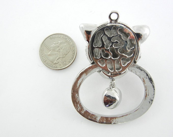 Rhinestone Leopard or Jaguar Pendant with Ring Silver-tone