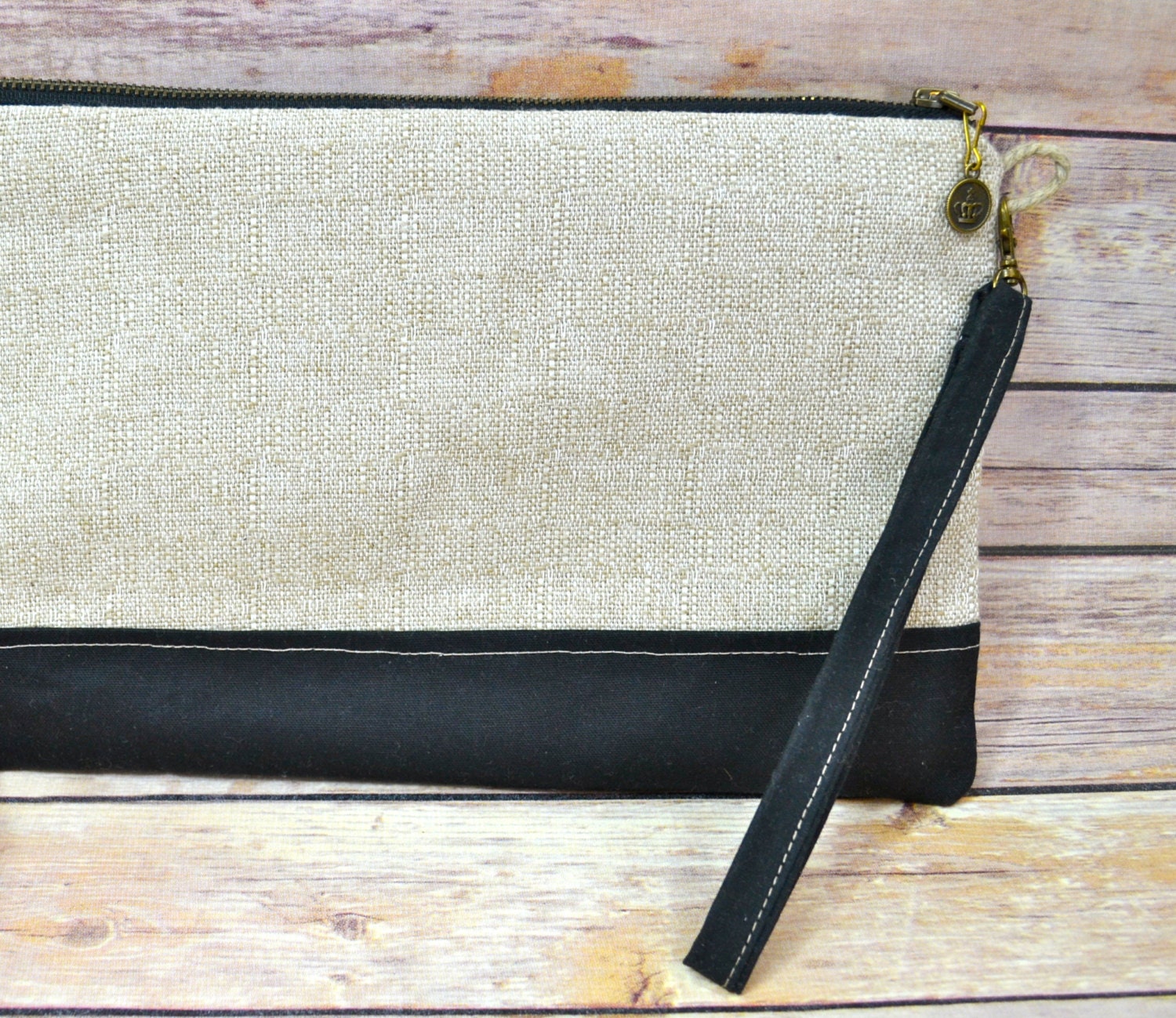 WRISTLET Clutch in Linen & Waxed Canvas minimalist Natural
