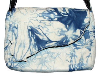Handmade Navy Blue and White Lambskin Leather Embroidered Purse