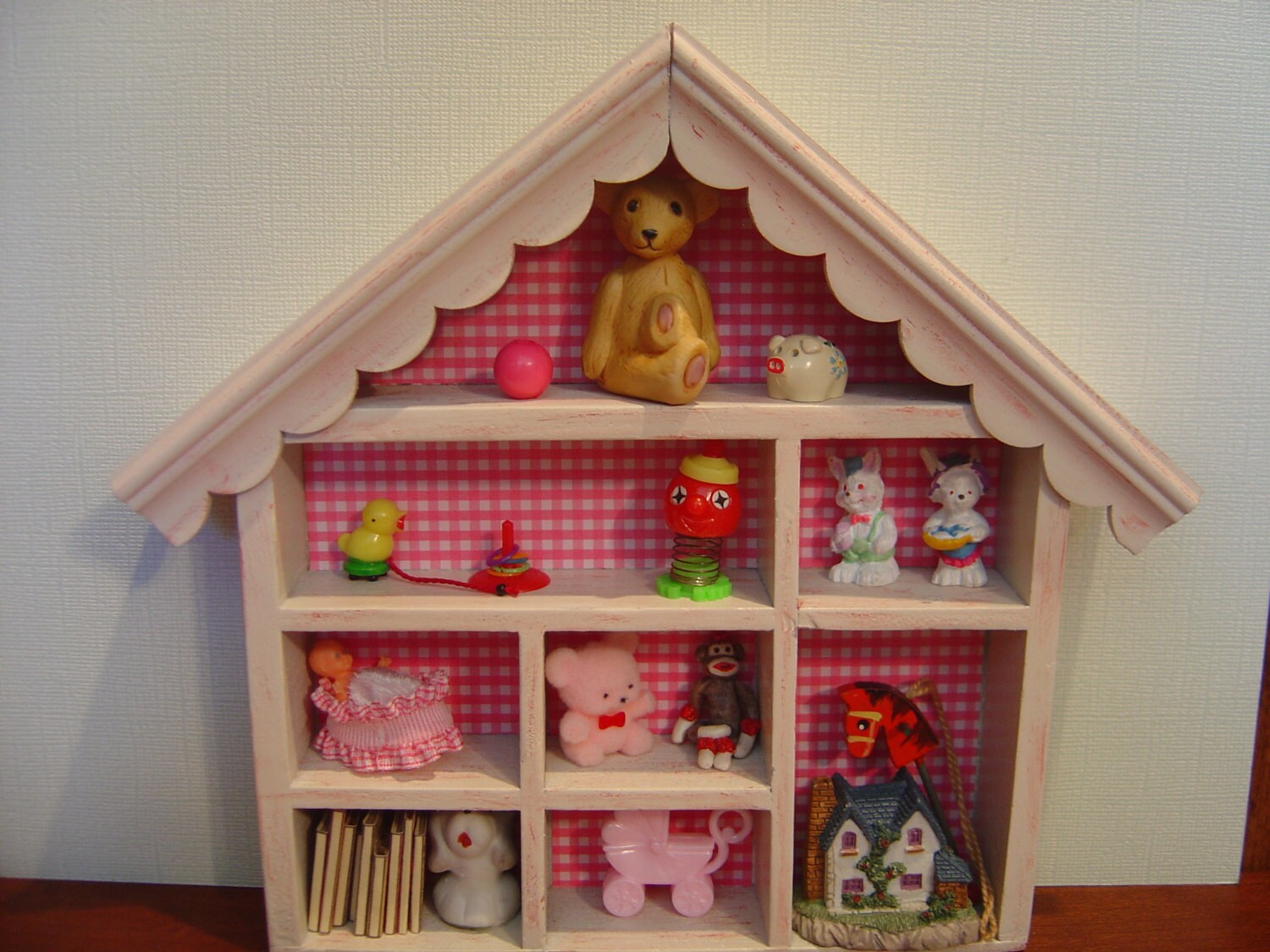 Dollhouse bookcase / toy shelf shelves and toys girl's