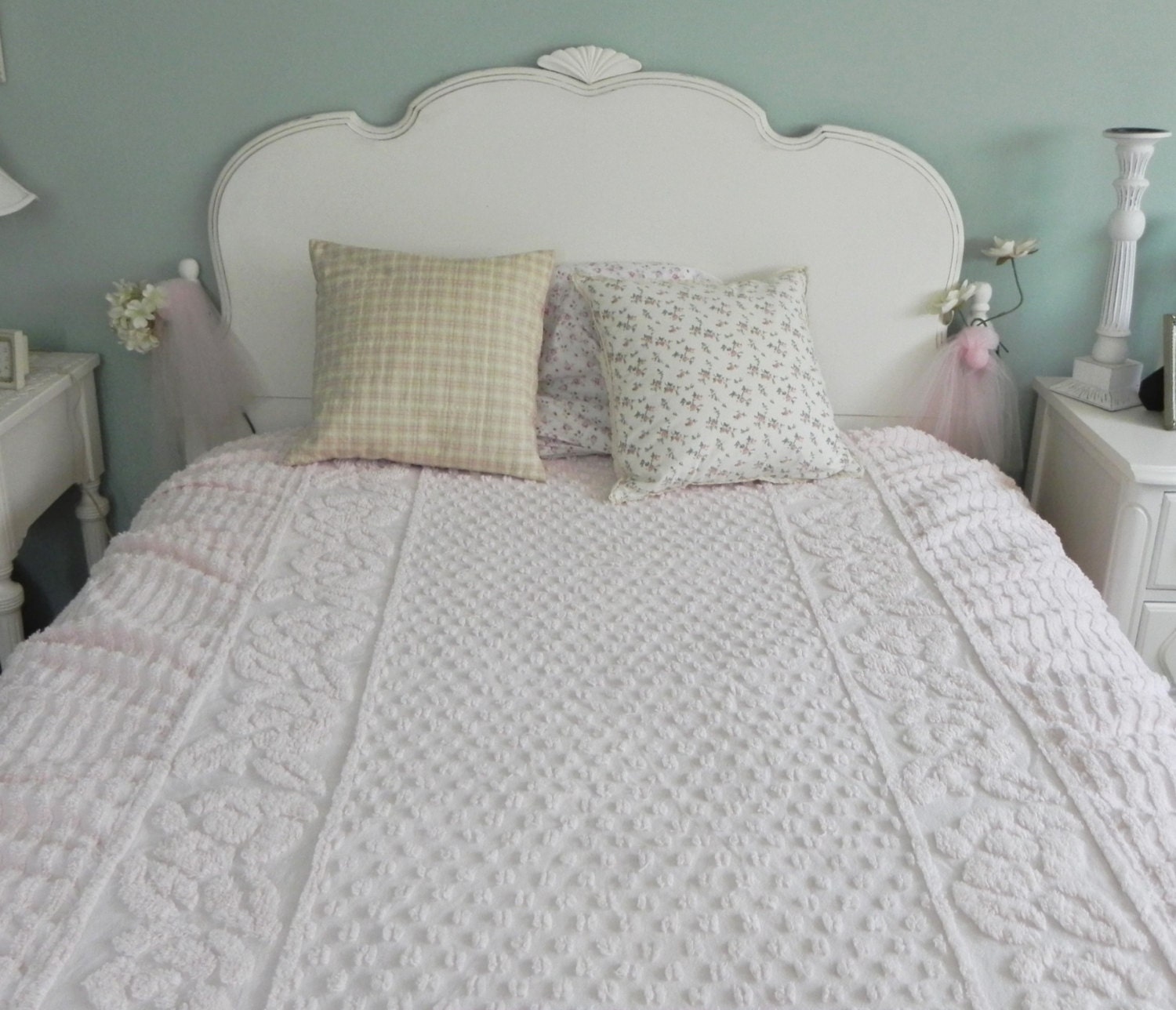 Vintage Pink Chenille Twin Bedspread Shabby Chic Bedroom