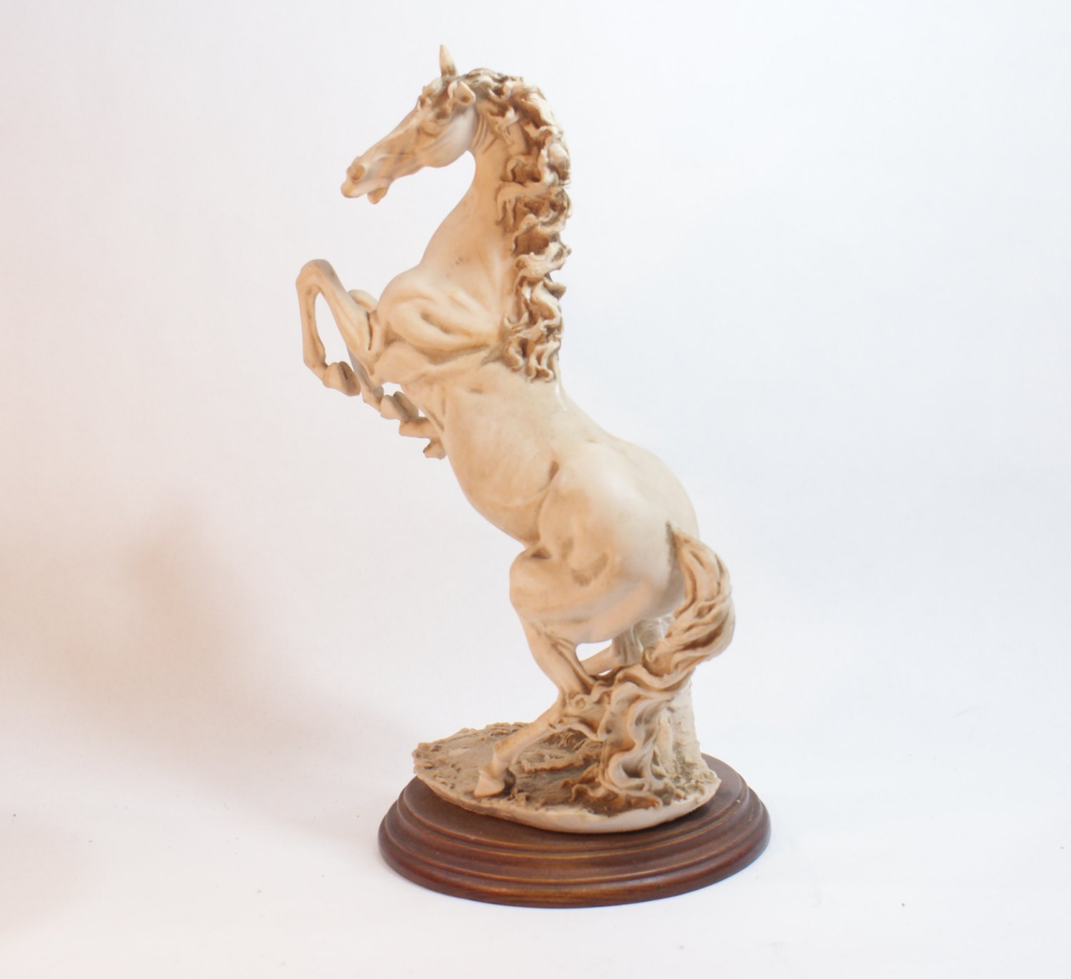 resin horse sculptures