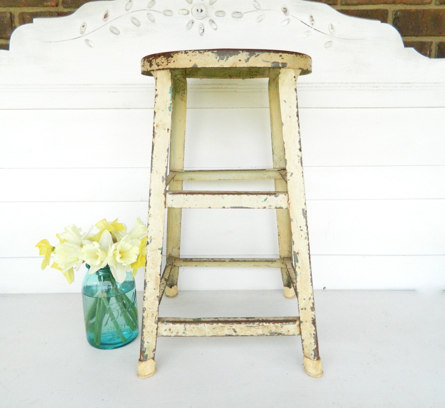 vintage stool metal shabby chic cream yellow by alwaysmaybevintage vintage stool metal shabby chic cream yellow by alwaysmaybevintage