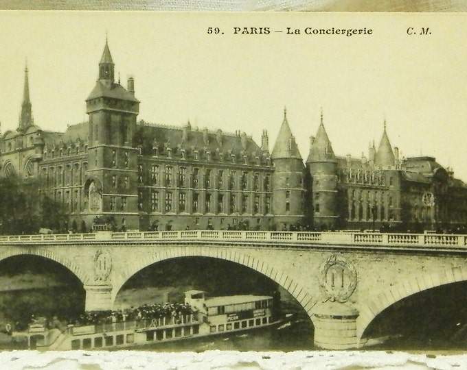 French Antique Unused Black and White Postcard, Le Conciergerie and the river Seine / French Decor / Parisian Decor / Vintage Postcard Retro