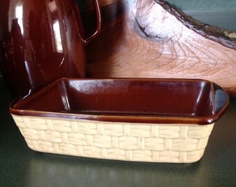 USA pottery casserole loaf baking dish pan brown glaze bakeware basketweave pattern retro farmhouse country kitchen cookware serveware