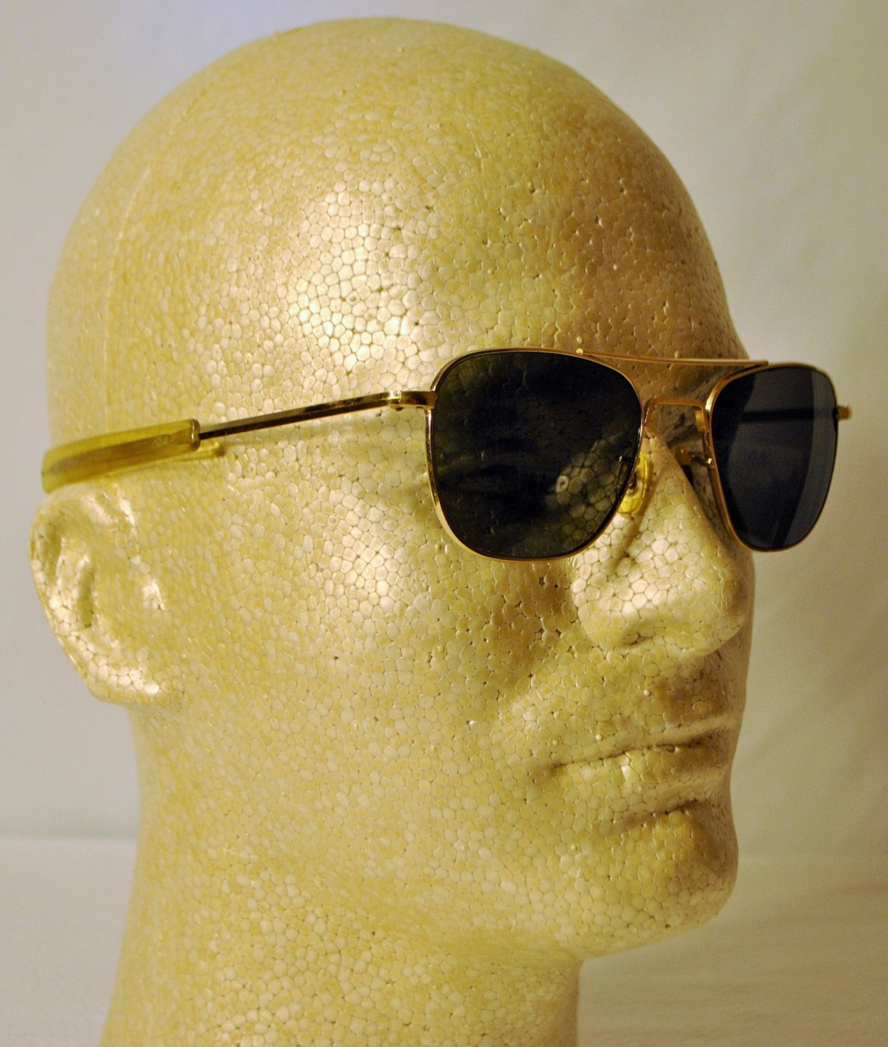 Vintage 70s Aviator Sunglasses Gold Metal Frames Straight Side Arms Glass Lenses