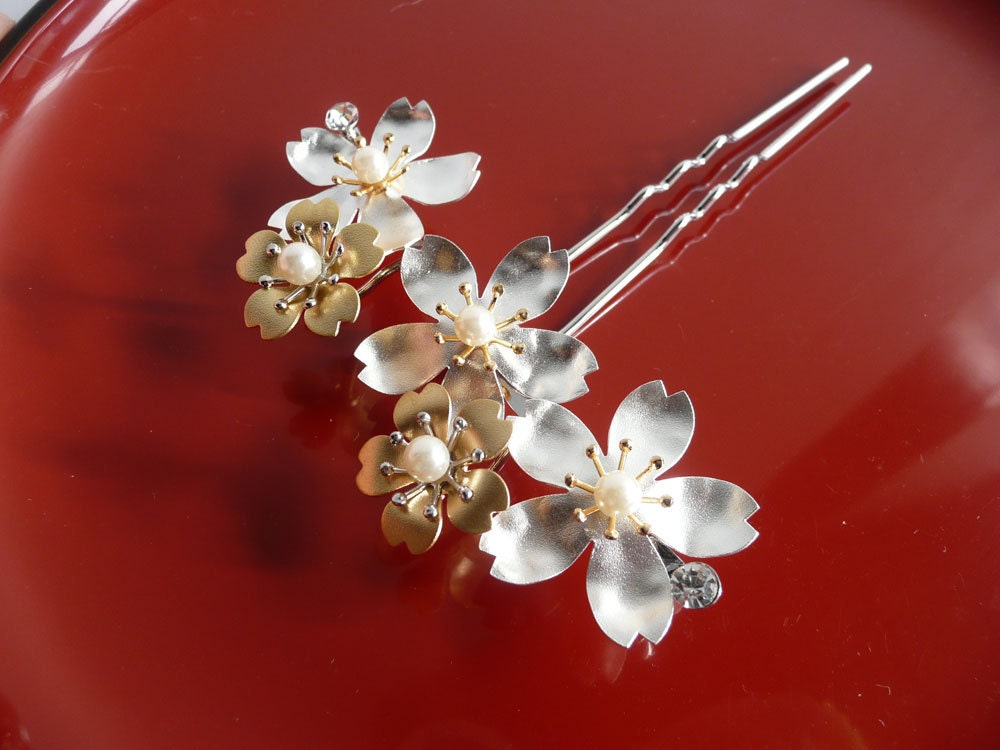 Vintage kanzashi hair ornament pearly silver by WhatsForPudding