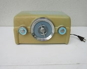 Vintage,small,electric,AC,portable radio with plug,AM FM, good working condition,blue, aqua, yellow, green,Retro,50's, 60's, 70's Vintage,small,electric,AC,portable radio with plug,AM FM, good working condition,blue, aqua, yellow, green,Retro,50's, 60's, 70's