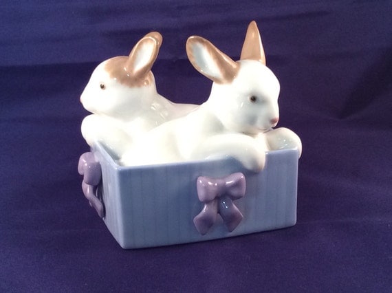 nao rabbit figurines