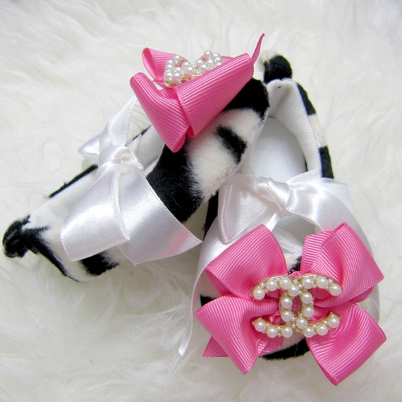 Adorable Zebra Baby Girl Shoes by babyScarlettBoutique on Etsy
