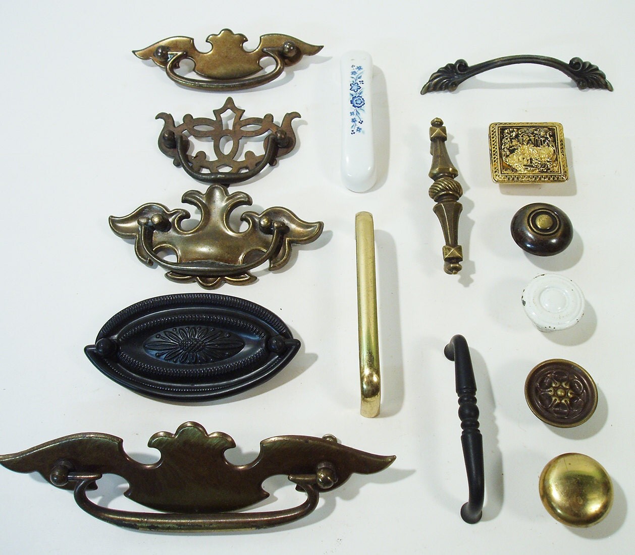 Mixed Lot of Antique Hardware Art Nouveau Knobs Drawer Pulls Antique