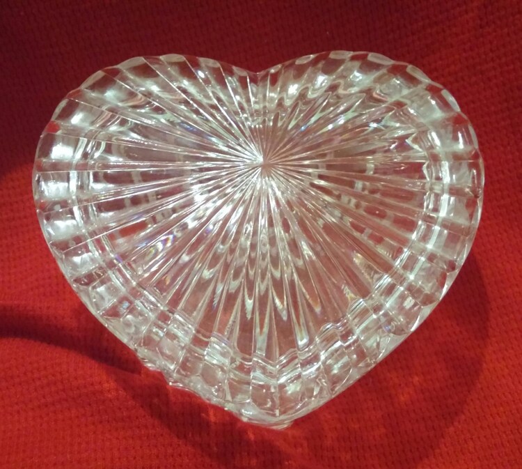 Clear Glass Trinket or Jewelry box Lidded Heart Shaped by 2BEB