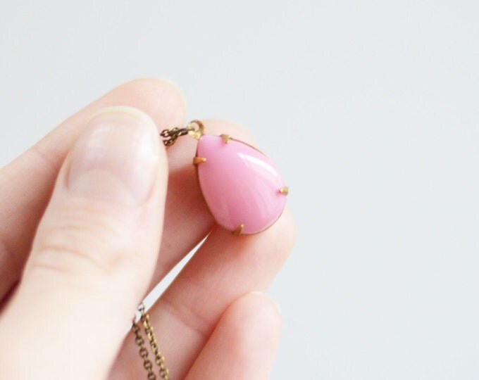 SALE! Cute and charming pendant // Romantic Collection // Fashion, Style, Beauty // Soft, Pastel, Cute // Pink