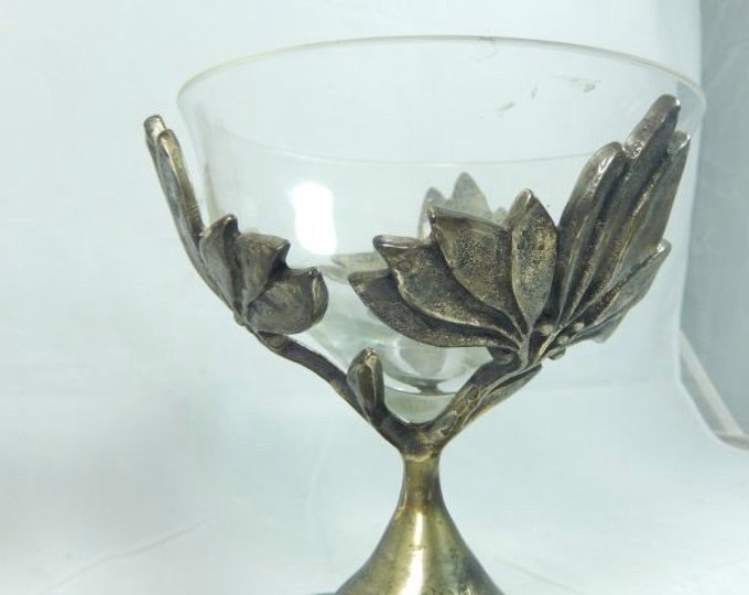 Storewide 25% Off SALE Fluted Antique Forest Leaf Patterned Silver Plated Pedestal Centerpiece Bowl Featuring Clear Glass Custom Bowl Insert