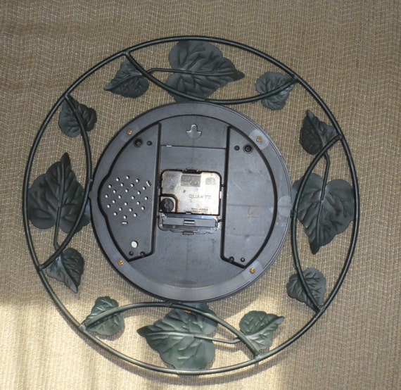 Vintage INGRAHAM WALL CLOCK / Metal Ivy Leaves Trimmed