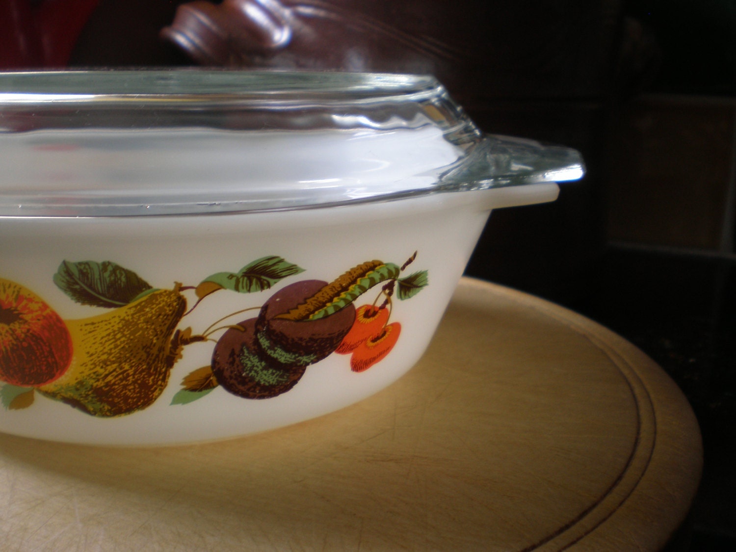 Vintage JAJ Pyrex “Kent Orchard”/”Autumn Fruits” Casserole Serving Dish