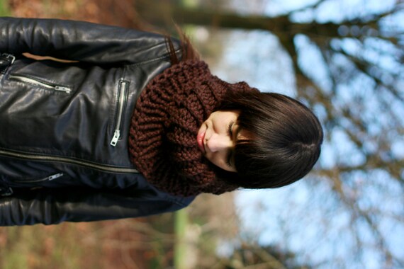 Chunky Cowl Scarf Brown