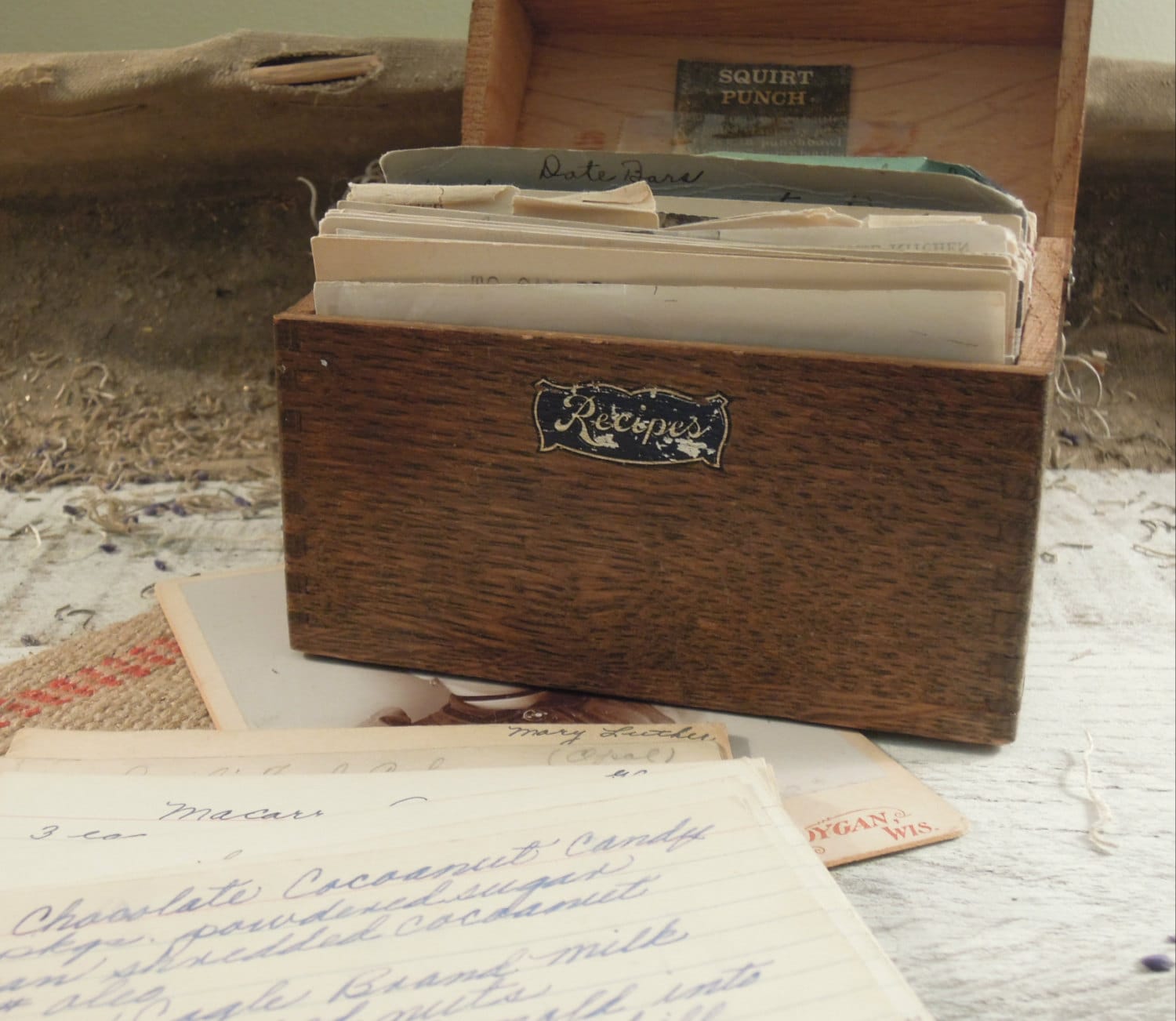 Vintage Wood Card File Box / Recipe Box / Index Box / Wood Box