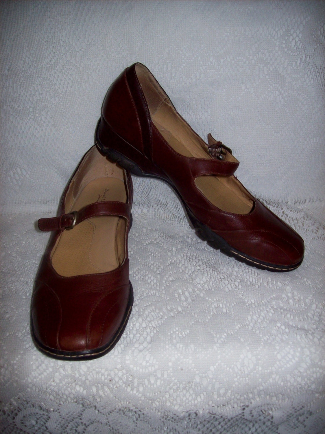 Vintage Ladies Brown Leather Mary Janes Shoes by by SusOriginals