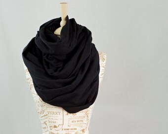 Black Chunky Infinity Scarf, Oversized Scarf, Chunky Scarf Large Cowl Hooded Scarf Black Scarf Winter Infinity Scarf Gift for Her Wife Gift