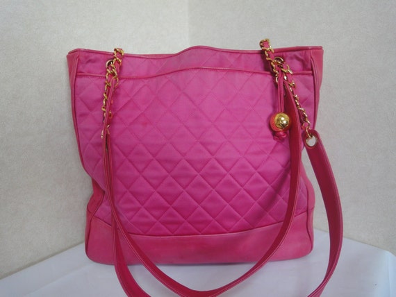 Vintage CHANEL bright pink chain shoulder tote bag with by eNdApPi